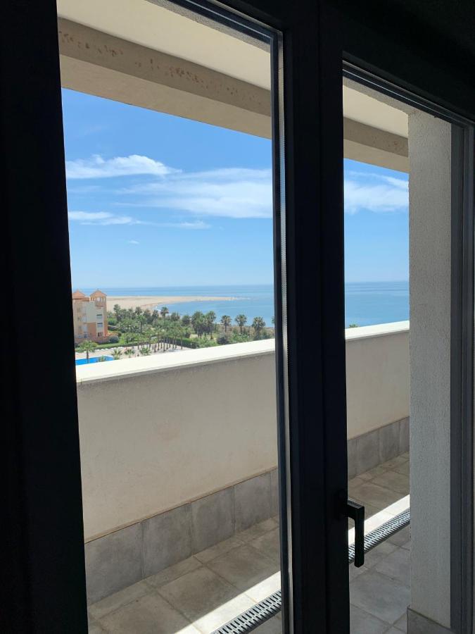Apartamento Penthouse With Wide Terrace Next To The Ocean Huelva Exterior foto